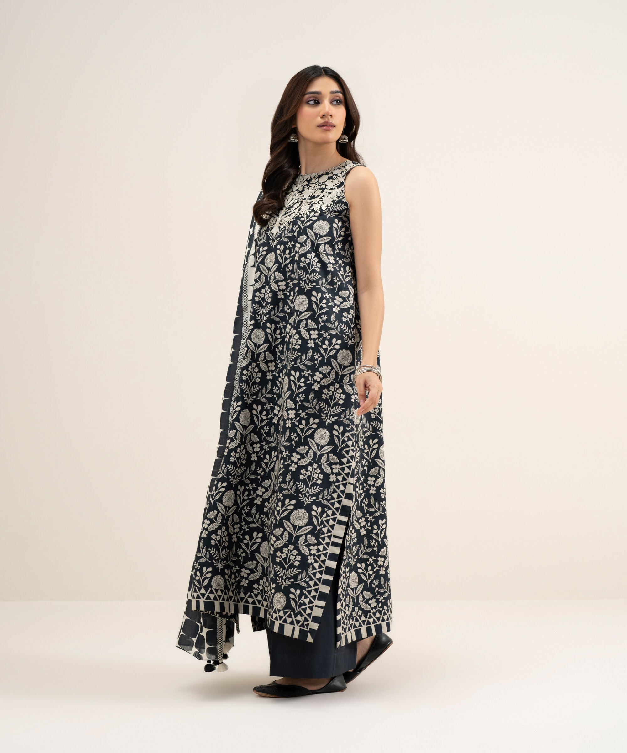 3 Piece - Embroidered Lawn Suit