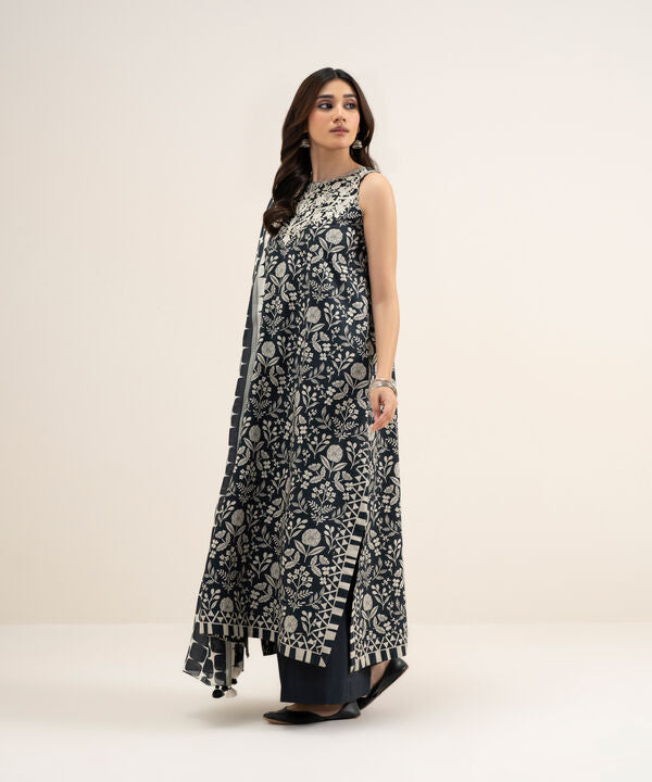 3 Piece - Embroidered Lawn Suit