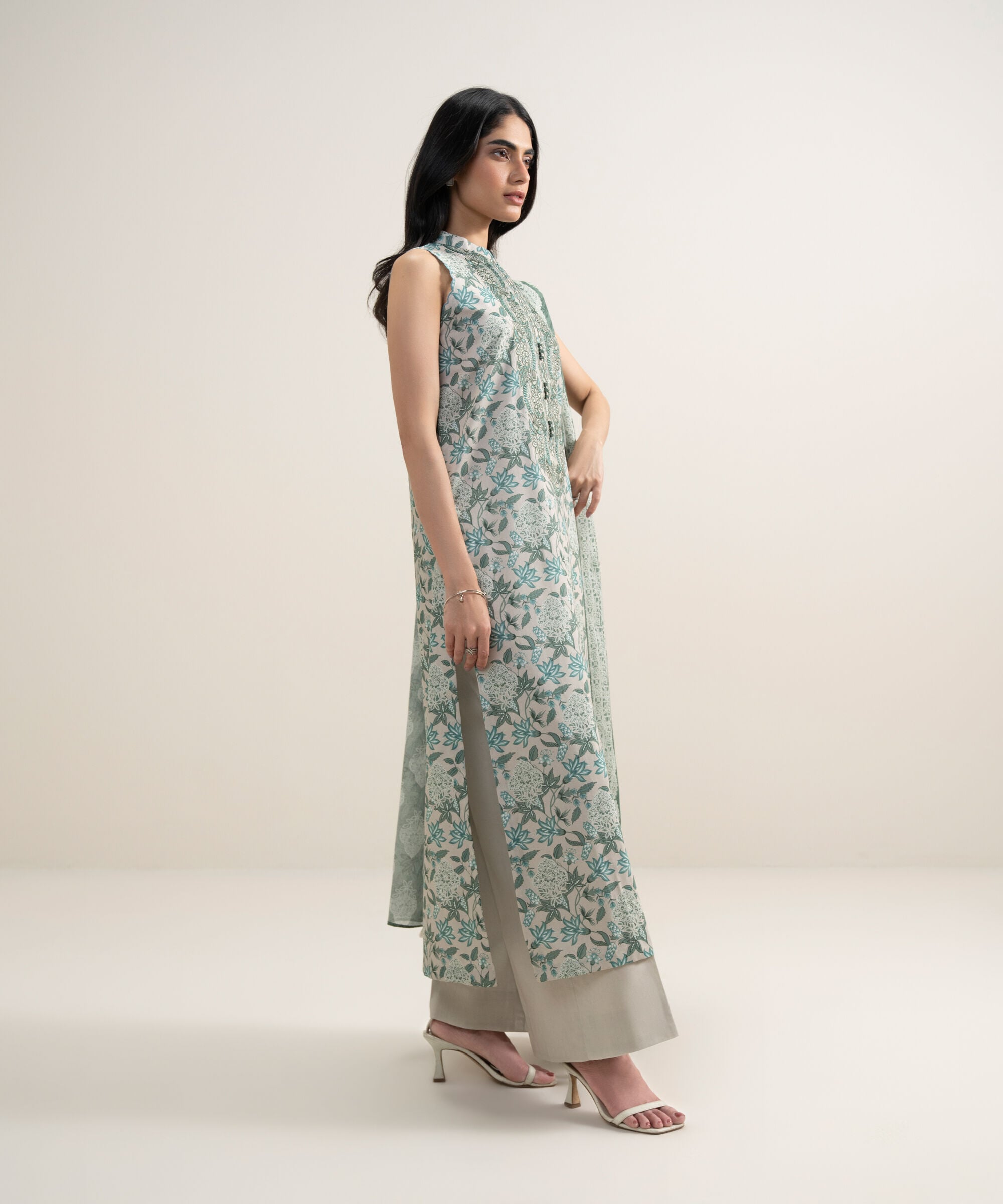 3 Piece - Embroidered Lawn Suit