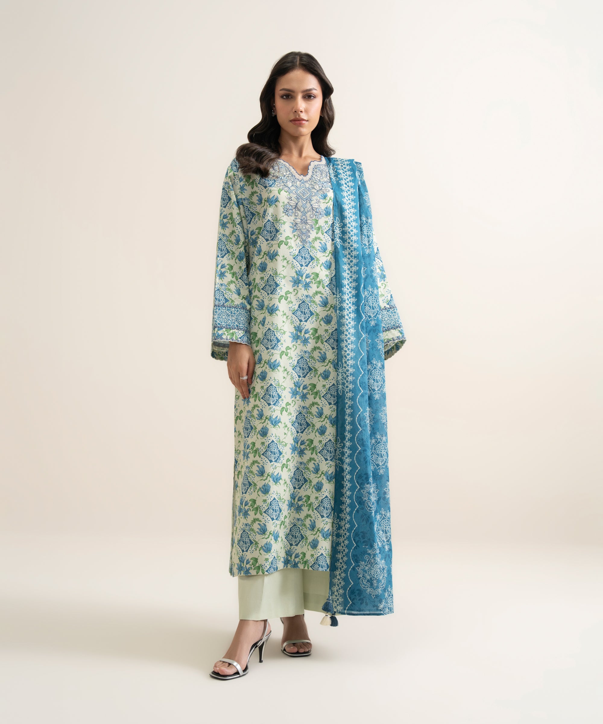 Unstitched 3 PC 3PEDDS26V546