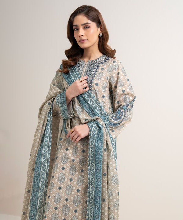 3 Piece - Embroidered Lawn Suit