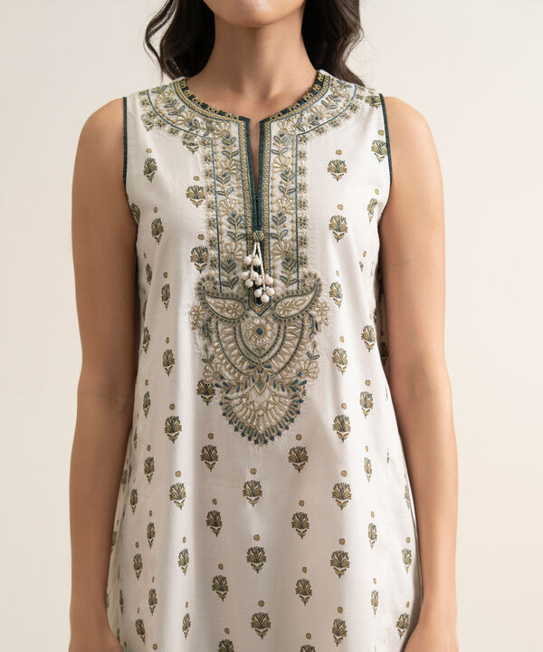 3 Piece - Embroidered Lawn Suit