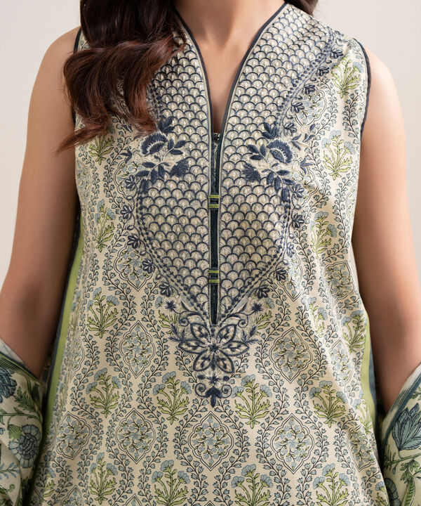 3 Piece - Embroidered Lawn Suit