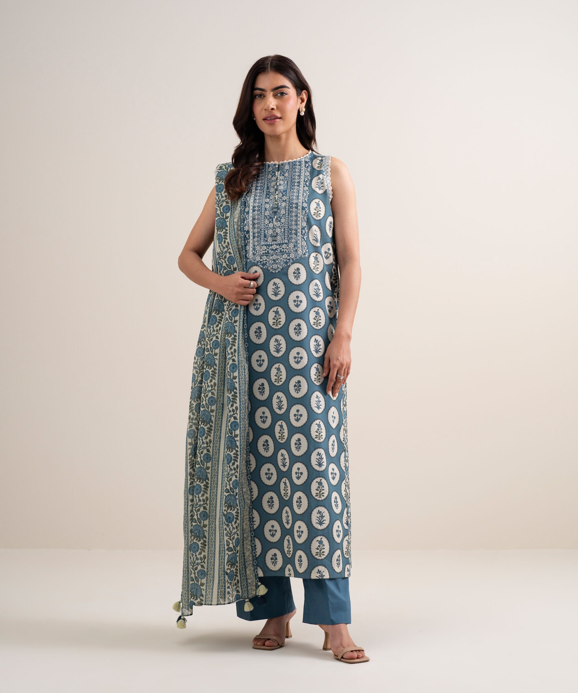 3 Piece - Embroidered Lawn Suit