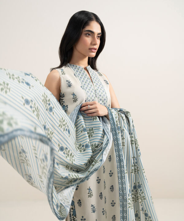 3 Piece - Embroidered Lawn Suit