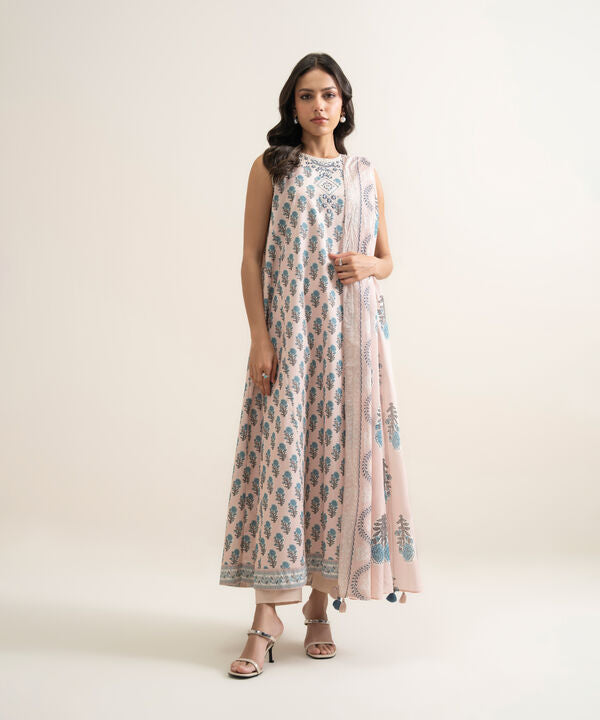 3 Piece - Embroidered Lawn Suit