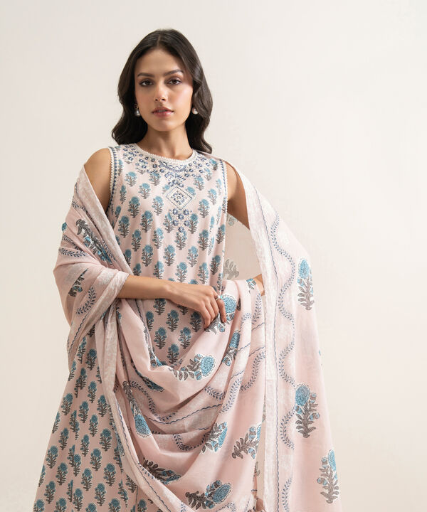 3 Piece - Embroidered Lawn Suit