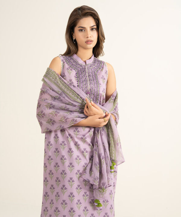 3 Piece - Embroidered Lawn Suit