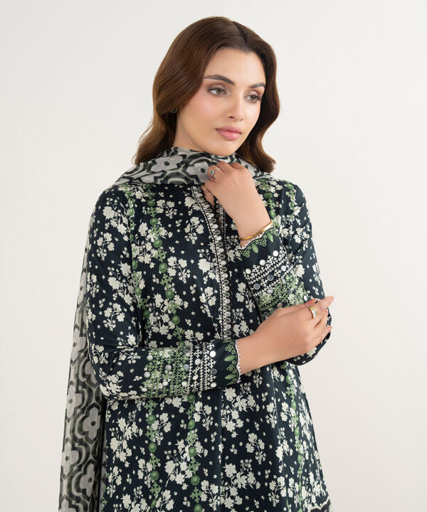 3 Piece - Embroidered Lawn Suit
