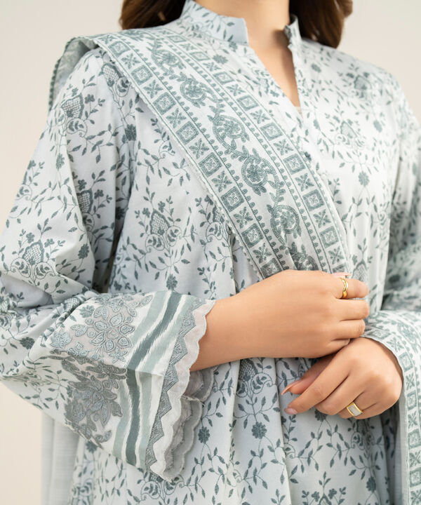 3 Piece - Embroidered Lawn Suit