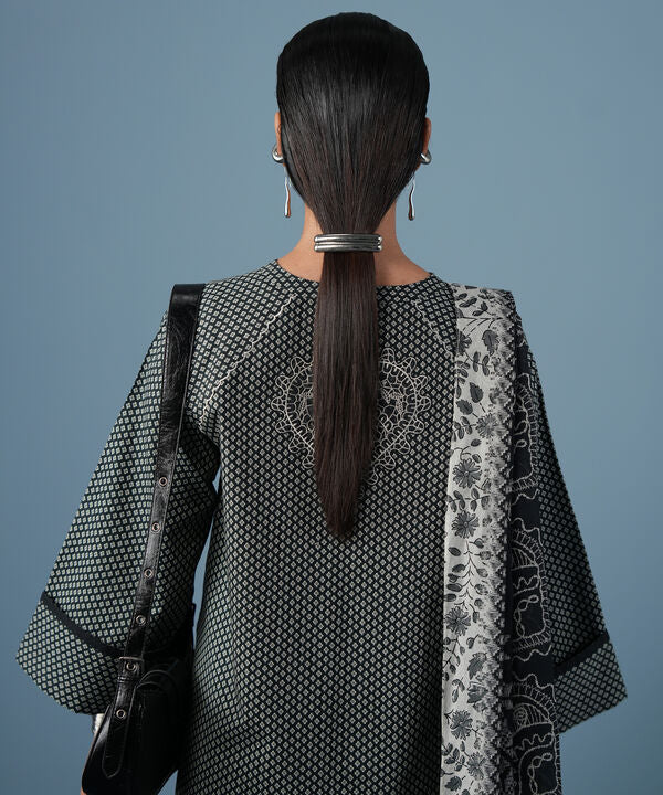 3 Piece - Embroidered Lawn Suit