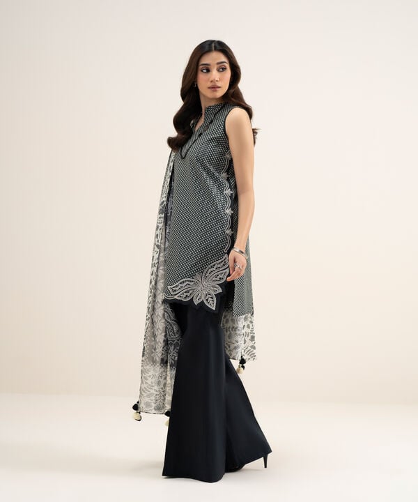 3 Piece - Embroidered Lawn Suit