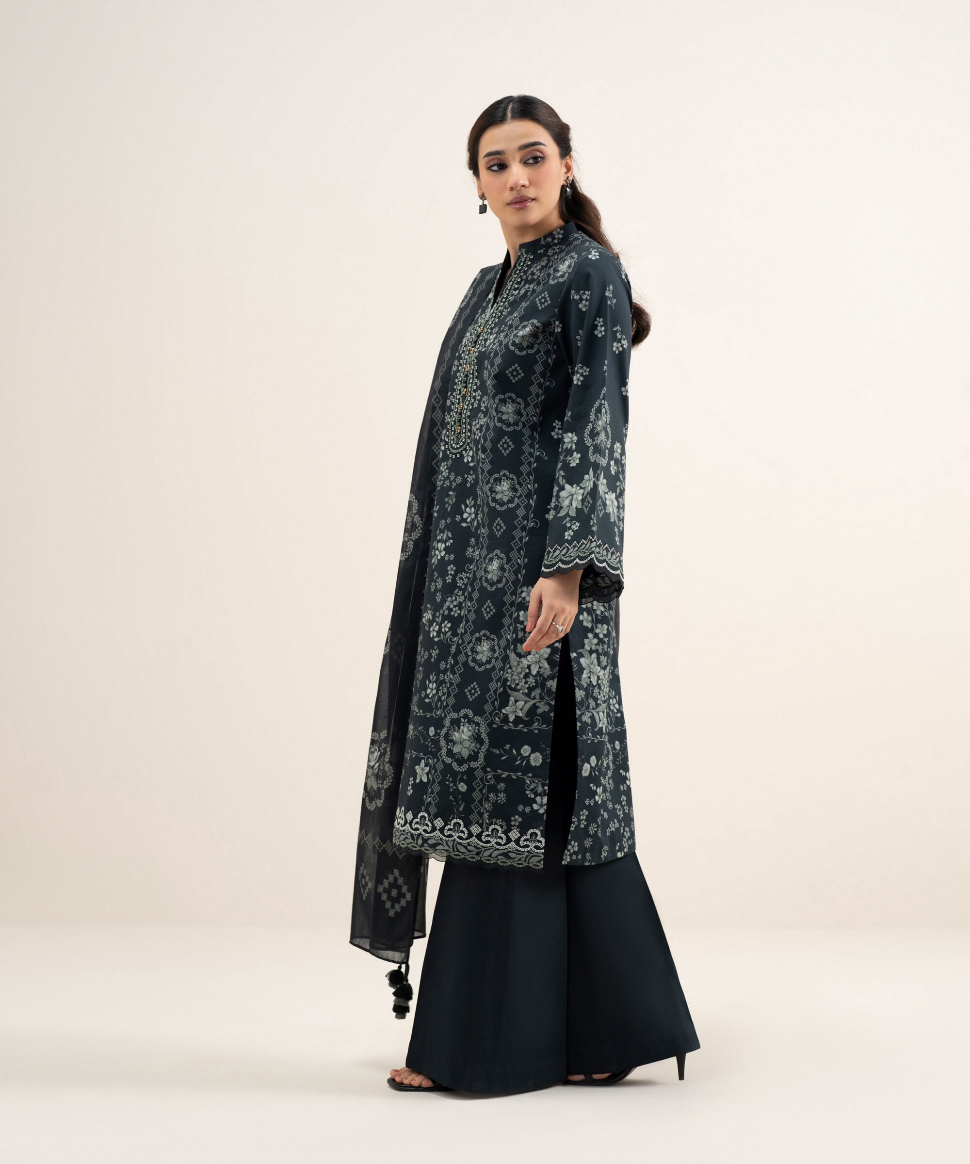 3 Piece - Embroidered Lawn Suit