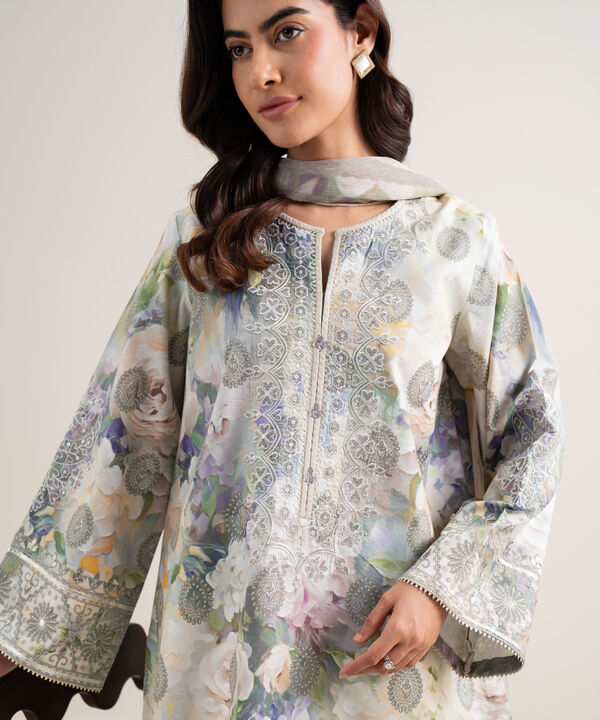 3 Piece - Embroidered Lawn Suit