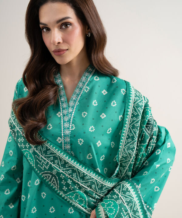 3 Piece - Embroidered Lawn Suit