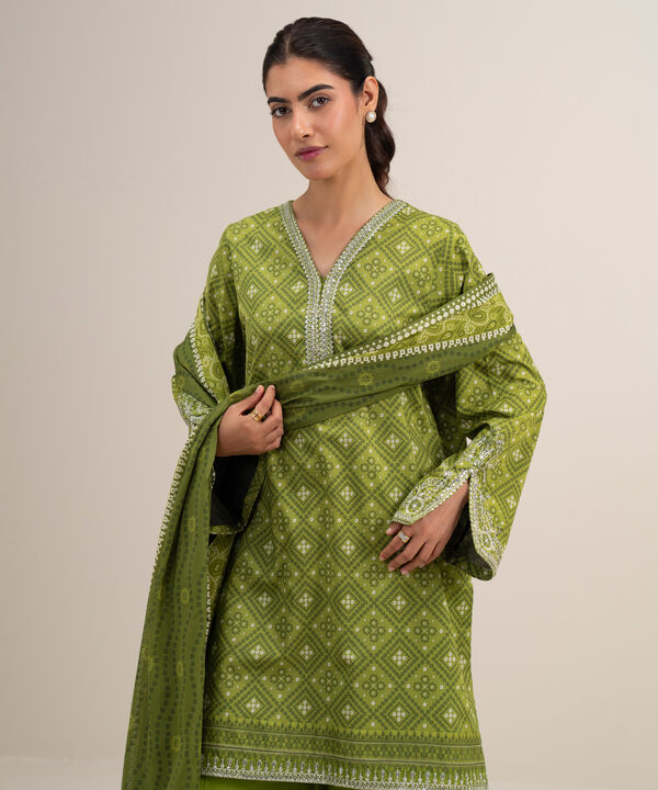 3 Piece - Embroidered Lawn Suit