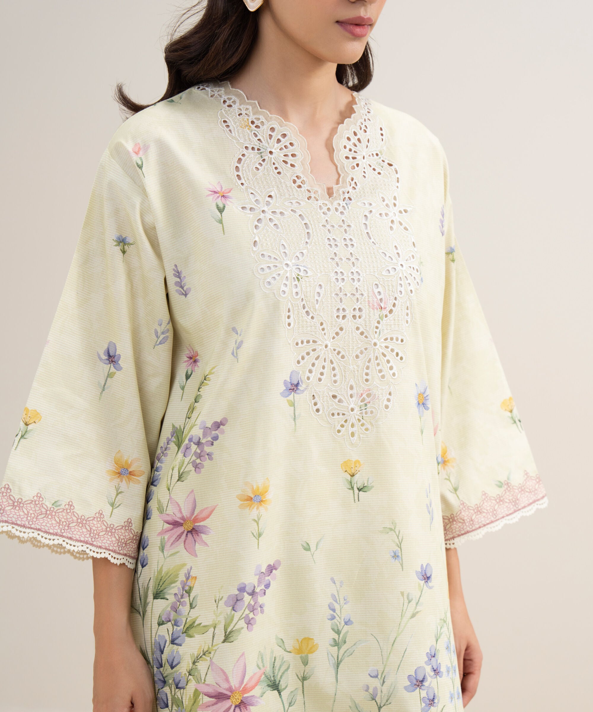 3 Piece - Embroidered Zari Lawn Suit