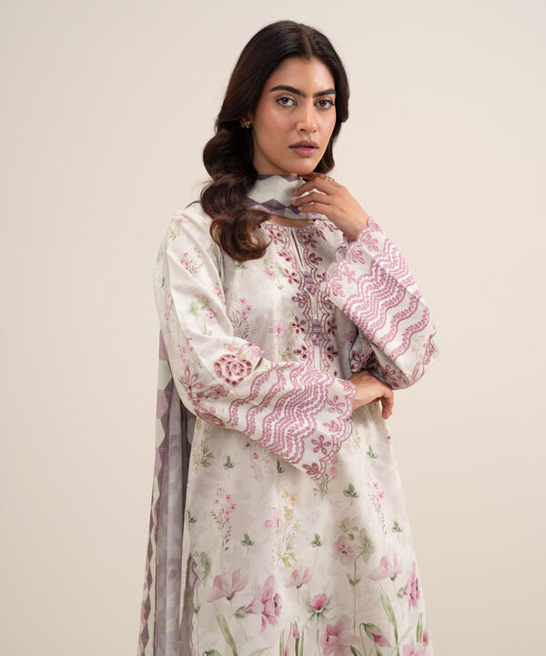 3 Piece - Embroidered Zari Lawn Suit