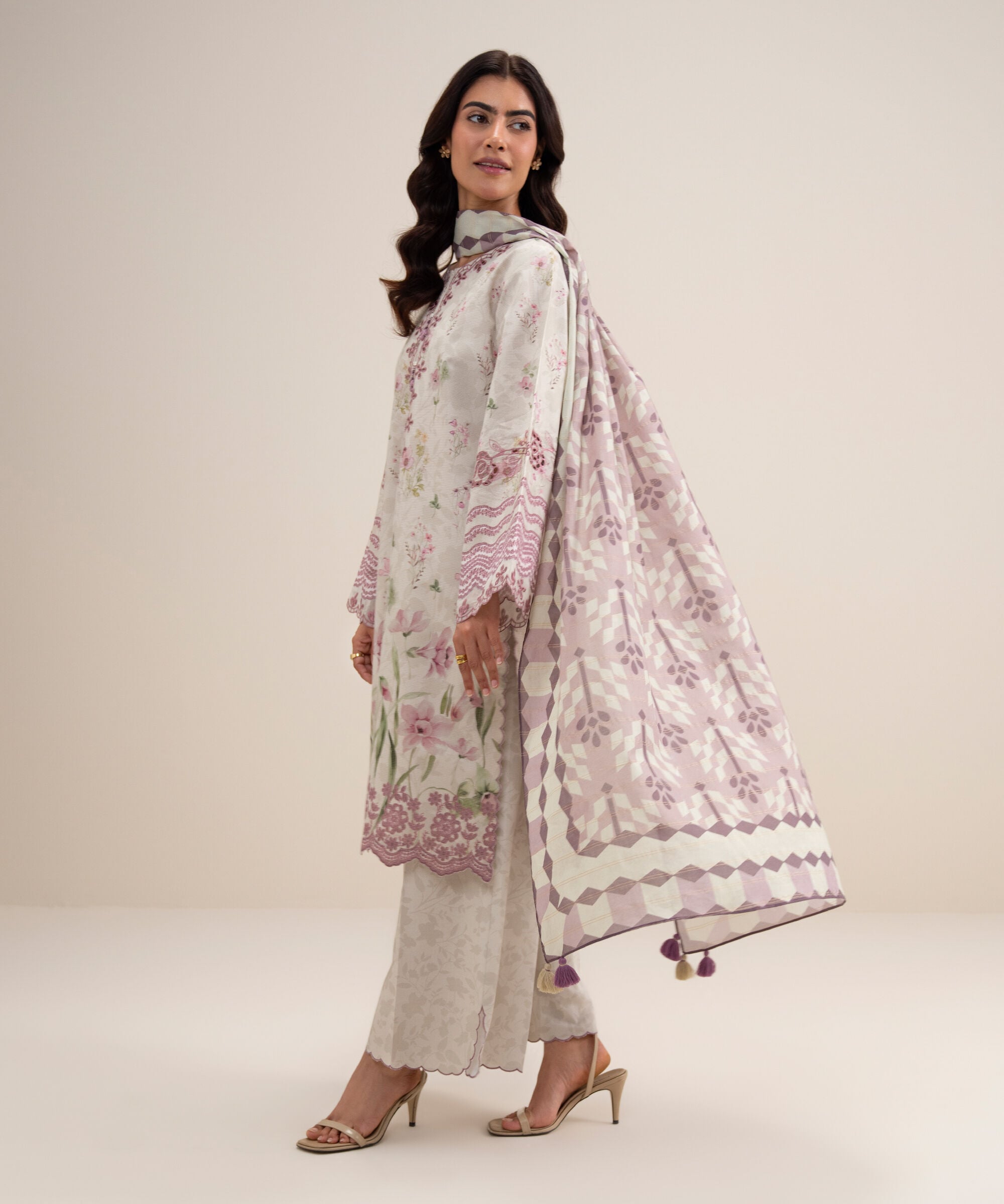 3 Piece - Embroidered Zari Lawn Suit