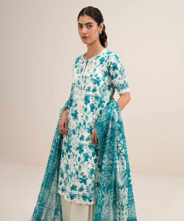 3 Piece - Embroidered Lawn Suit