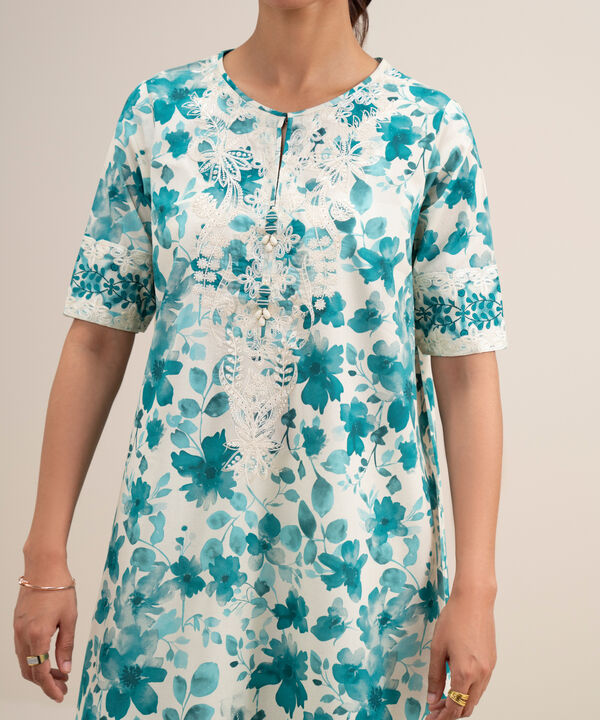 3 Piece - Embroidered Lawn Suit