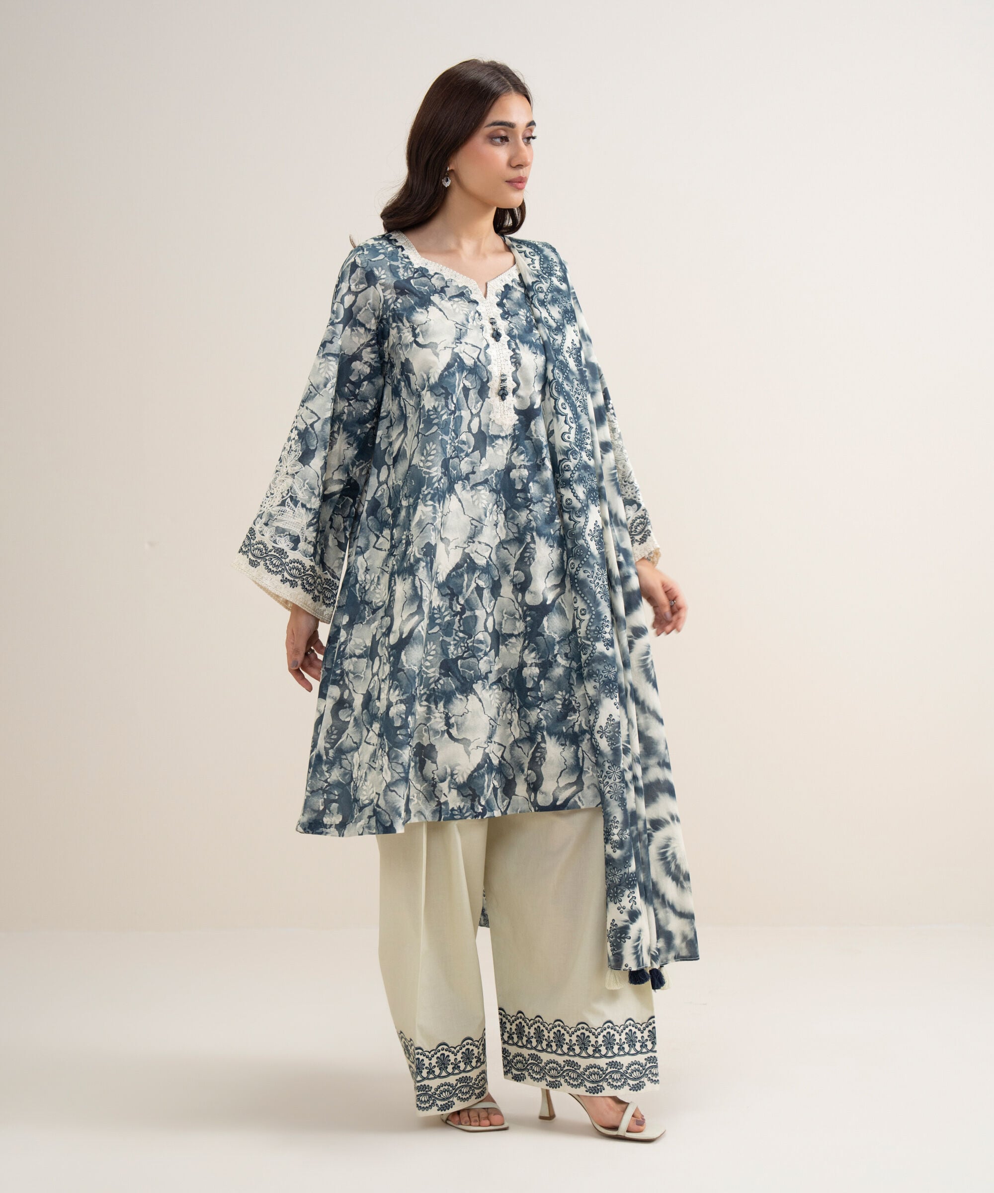 3 Piece - Embroidered Lawn Suit