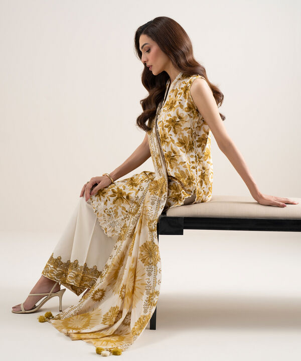3 Piece - Embroidered Lawn Suit