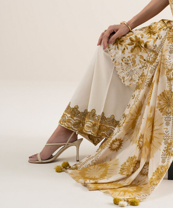 3 Piece - Embroidered Lawn Suit