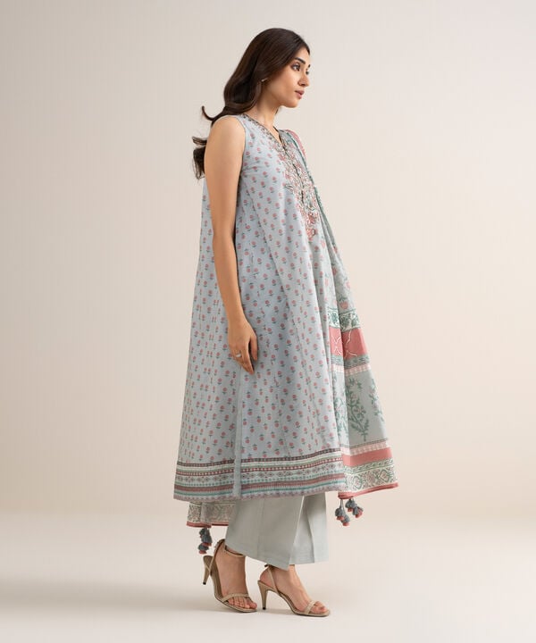 3 Piece - Embroidered Lawn Suit