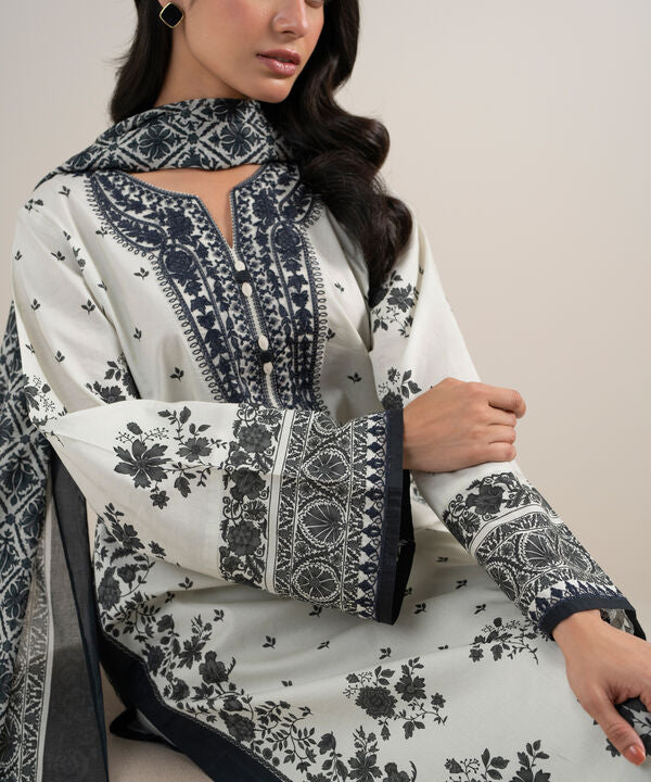 3 Piece - Embroidered Lawn Suit