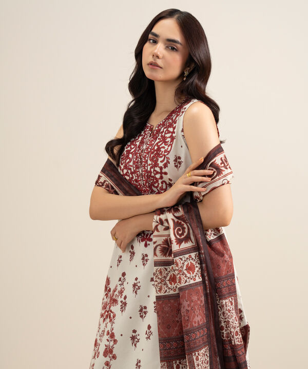 3 Piece - Embroidered Lawn Suit
