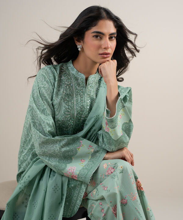 3 Piece - Embroidered Lawn Suit