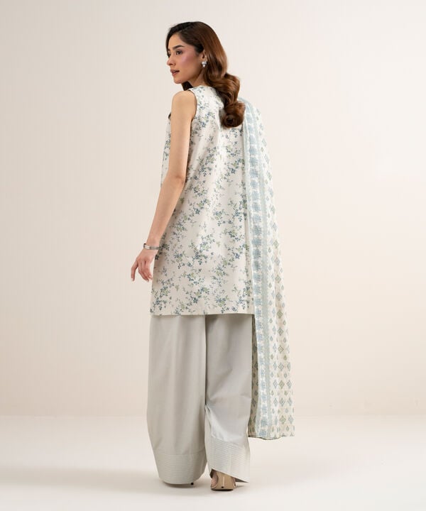 3 Piece - Embroidered Zari Lawn Suit
