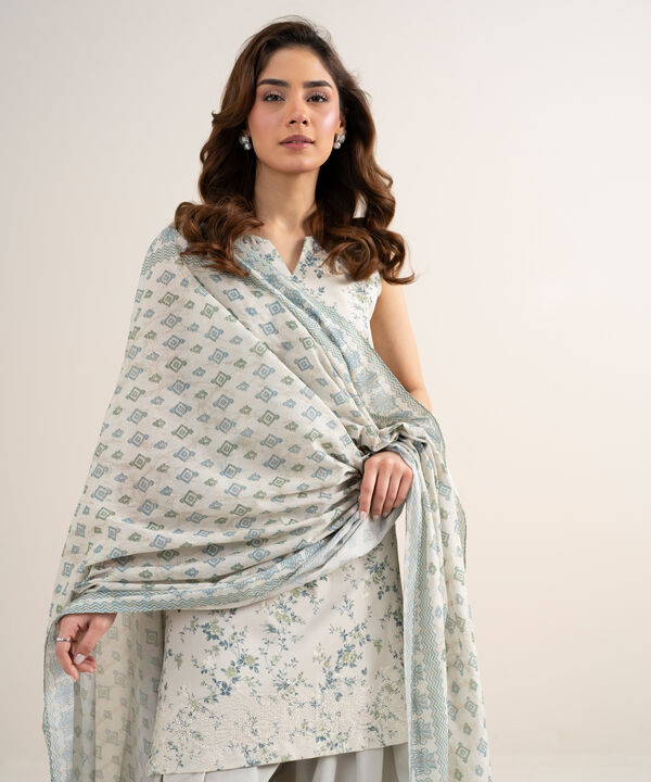 3 Piece - Embroidered Zari Lawn Suit