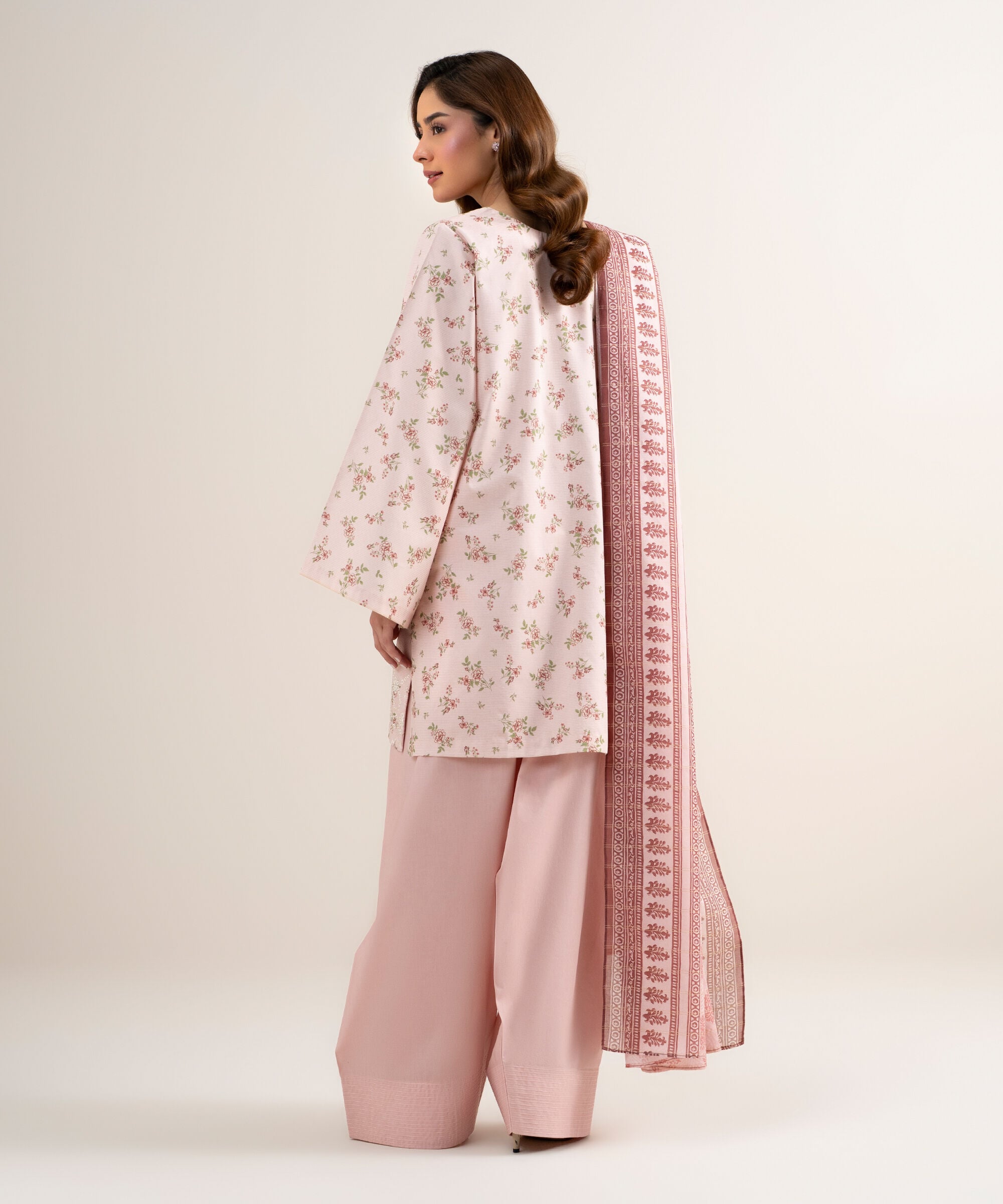 3 Piece - Embroidered Zari Lawn Suit