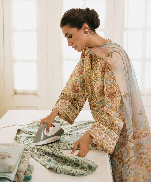 3 Piece - Embroidered Lawn Suit
