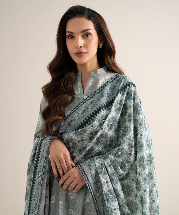 3 Piece - Embroidered Lawn Suit