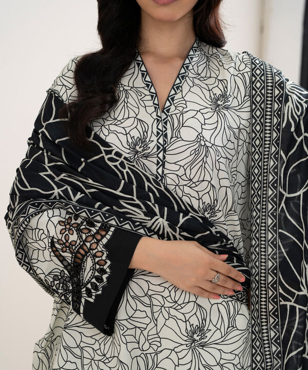3 Piece - Embroidered Lawn Suit