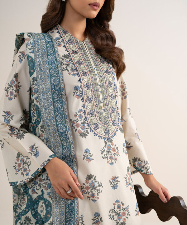 3 Piece - Embroidered Lawn Suit