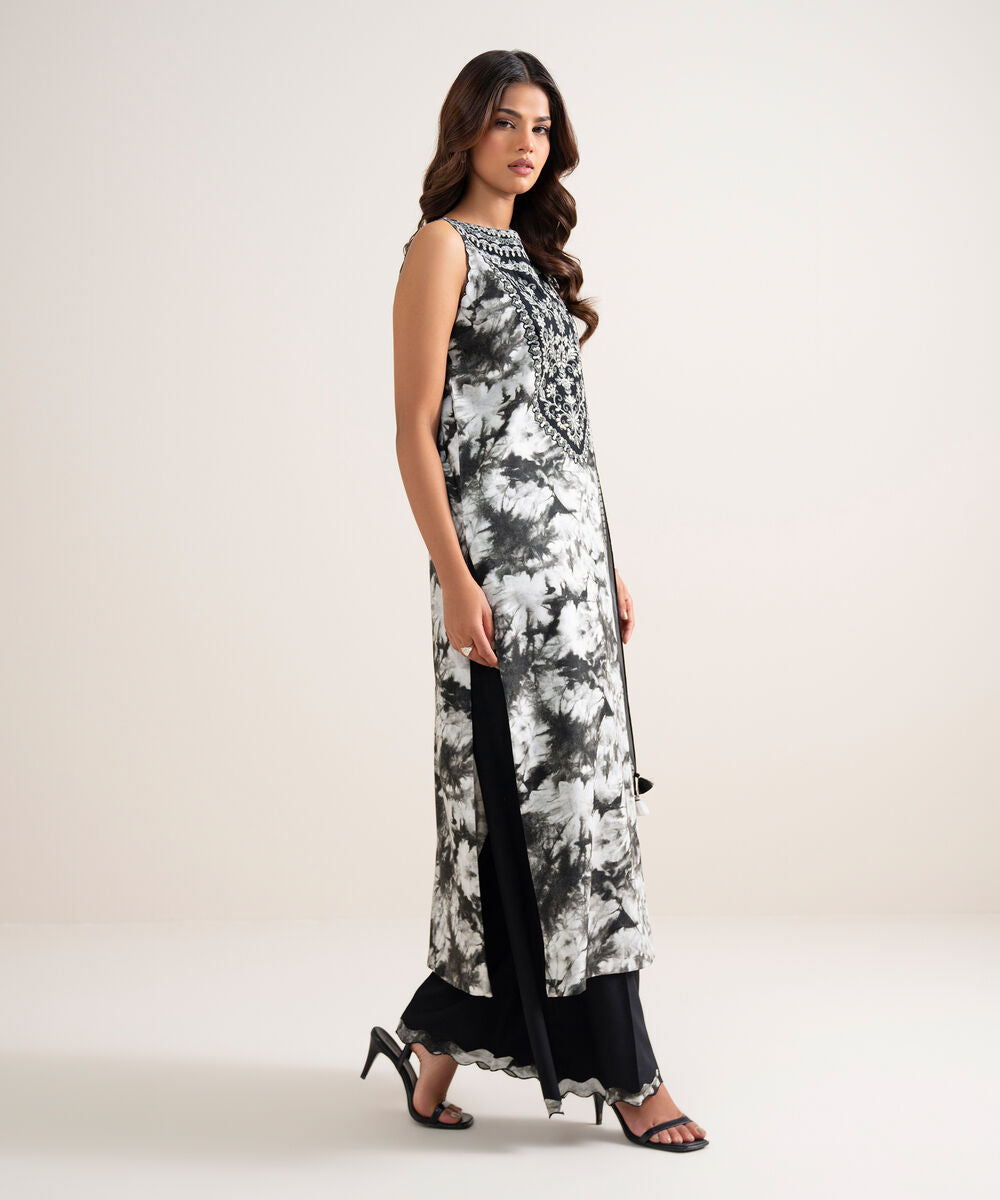 3 Piece - Embroidered Linen Suit 3PEDYS26V840