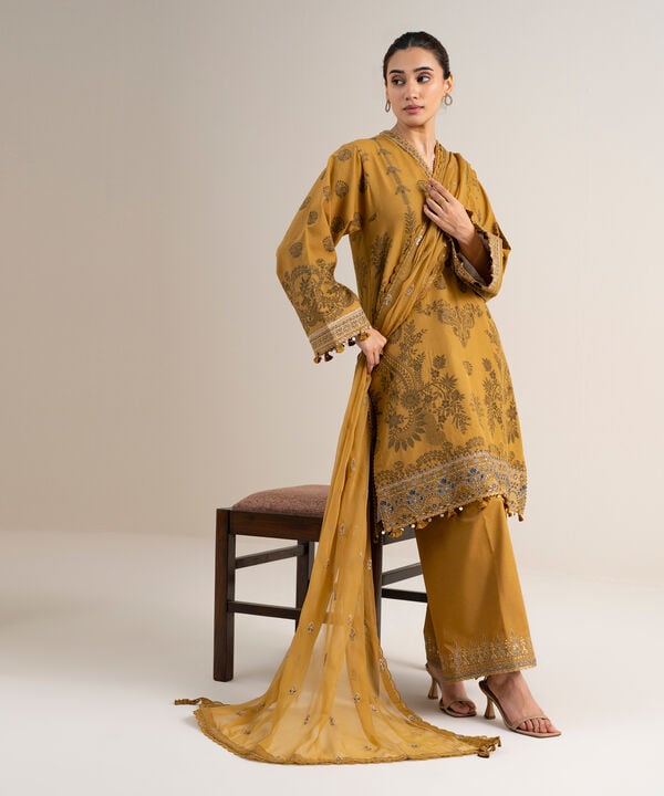 3 Piece - Embroidered Jacquard Suit