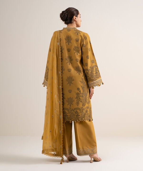 3 Piece - Embroidered Jacquard Suit