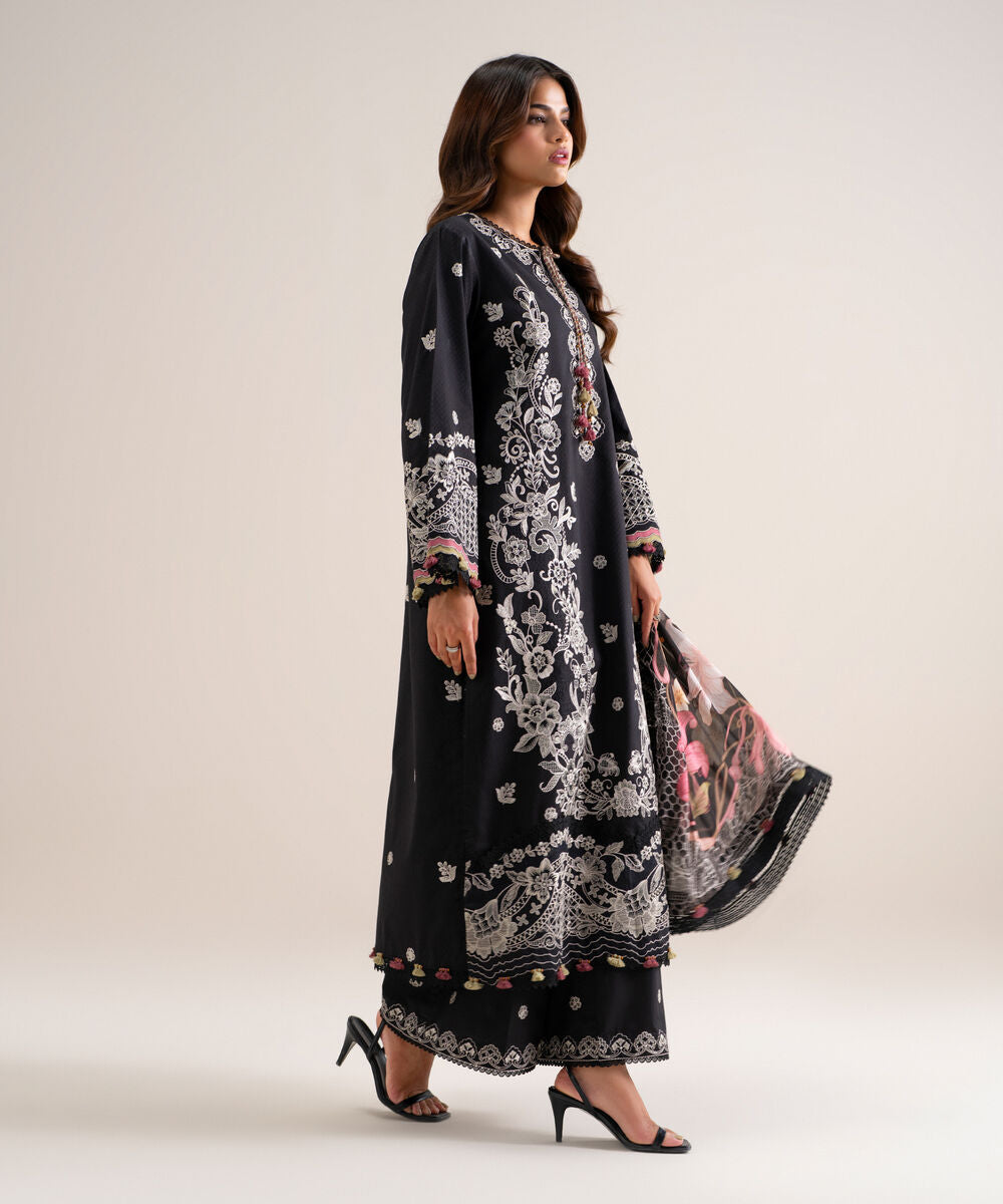 3 Piece - Embroidered Dobby Suit 3PELXS26V823