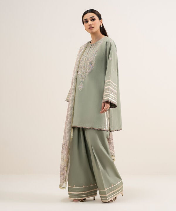 3 Piece - Embroidered Lawn Suit
