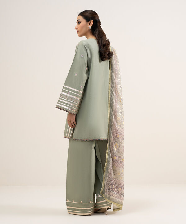 3 Piece - Embroidered Lawn Suit