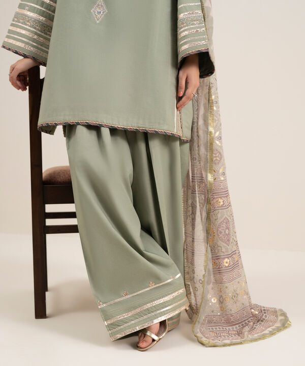 3 Piece - Embroidered Lawn Suit