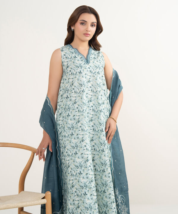 3 Piece - Embroidered Zari Lawn Suit