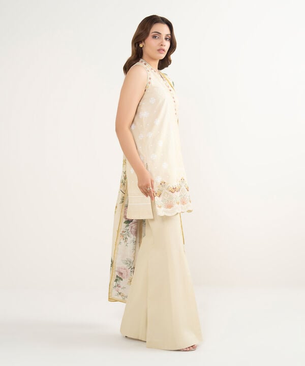 3 Piece - Embroidered Lawn Suit