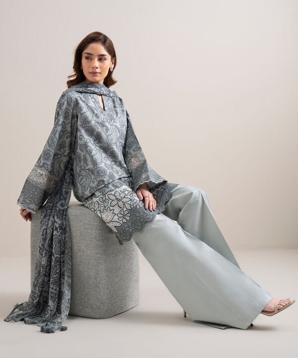 3 Piece - Embroidered Zari Lawn Suit