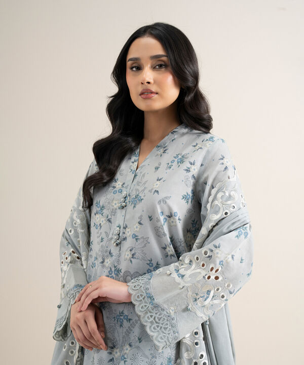 3 Piece - Embroidered Lawn Suit